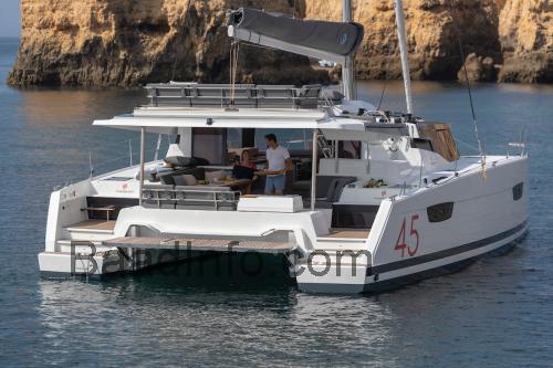 Fountaine Pajot New 45 tekniske specifikationer og anmeldelser